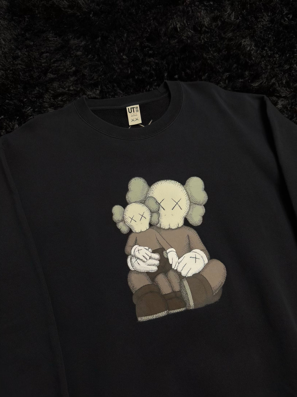 KAWS X UNIQLO SWEATSHIRT