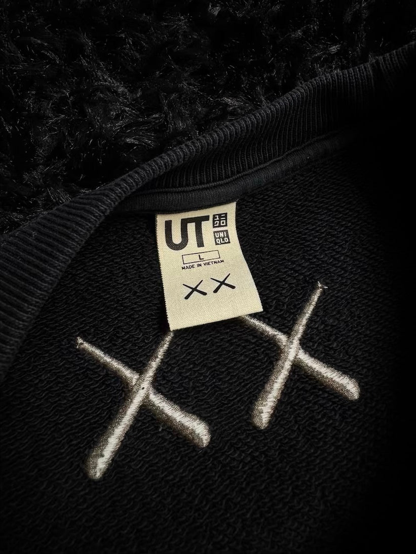 KAWS X UNIQLO SWEATSHIRT