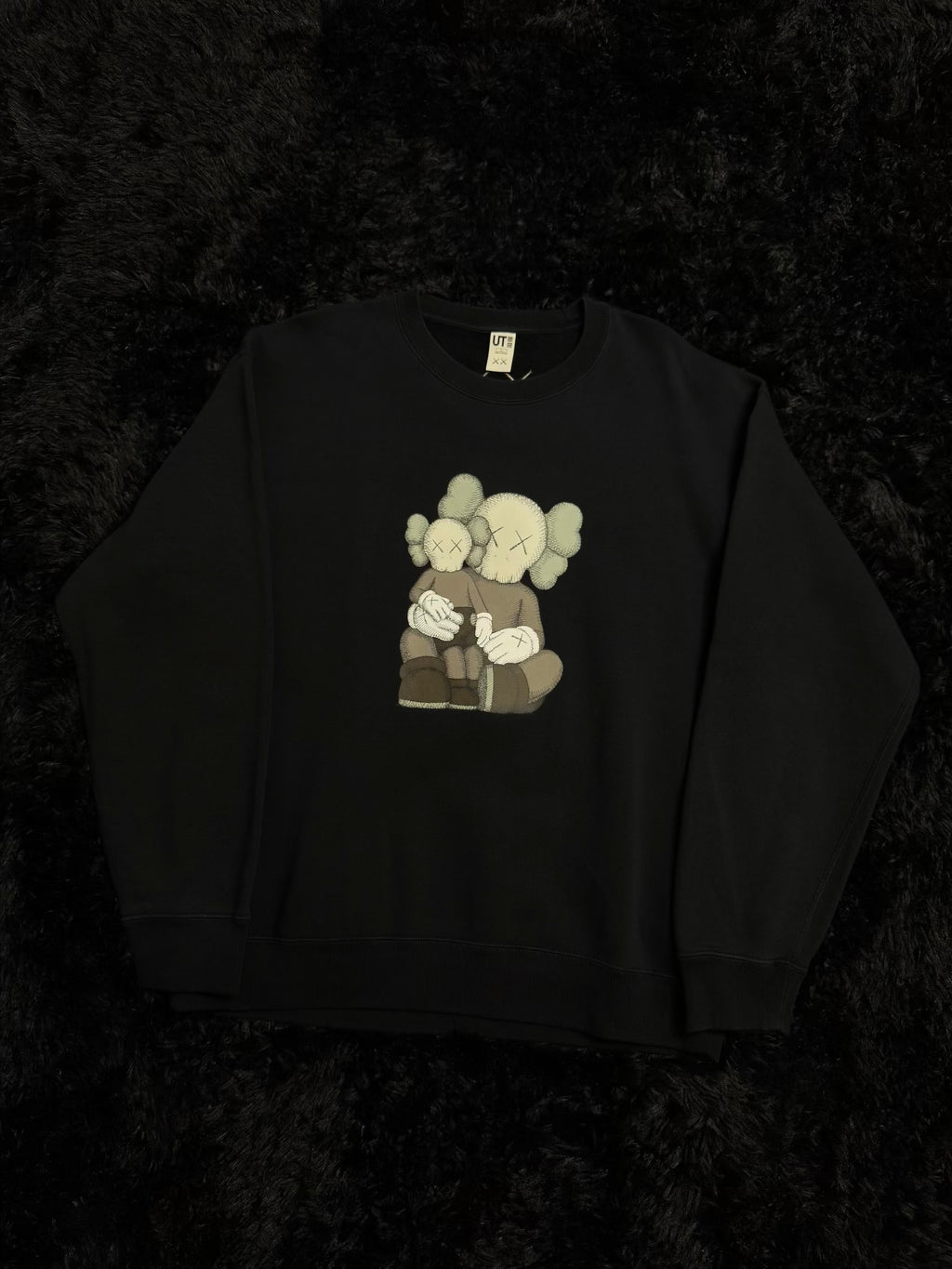 KAWS X UNIQLO SWEATSHIRT