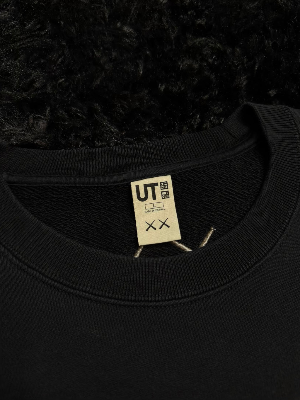 KAWS X UNIQLO SWEATSHIRT