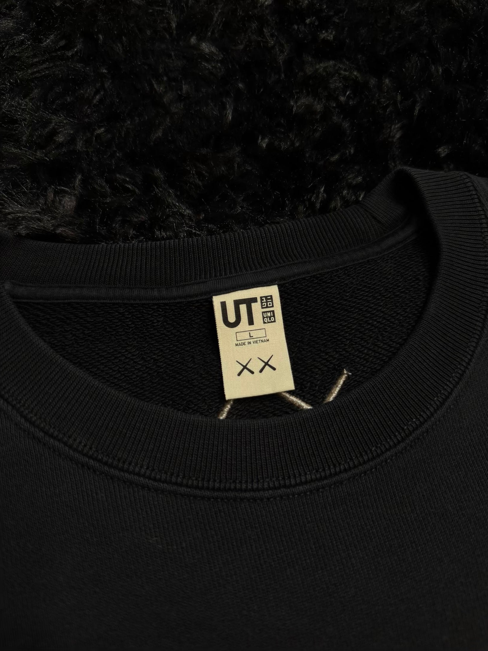 KAWS X UNIQLO SWEATSHIRT
